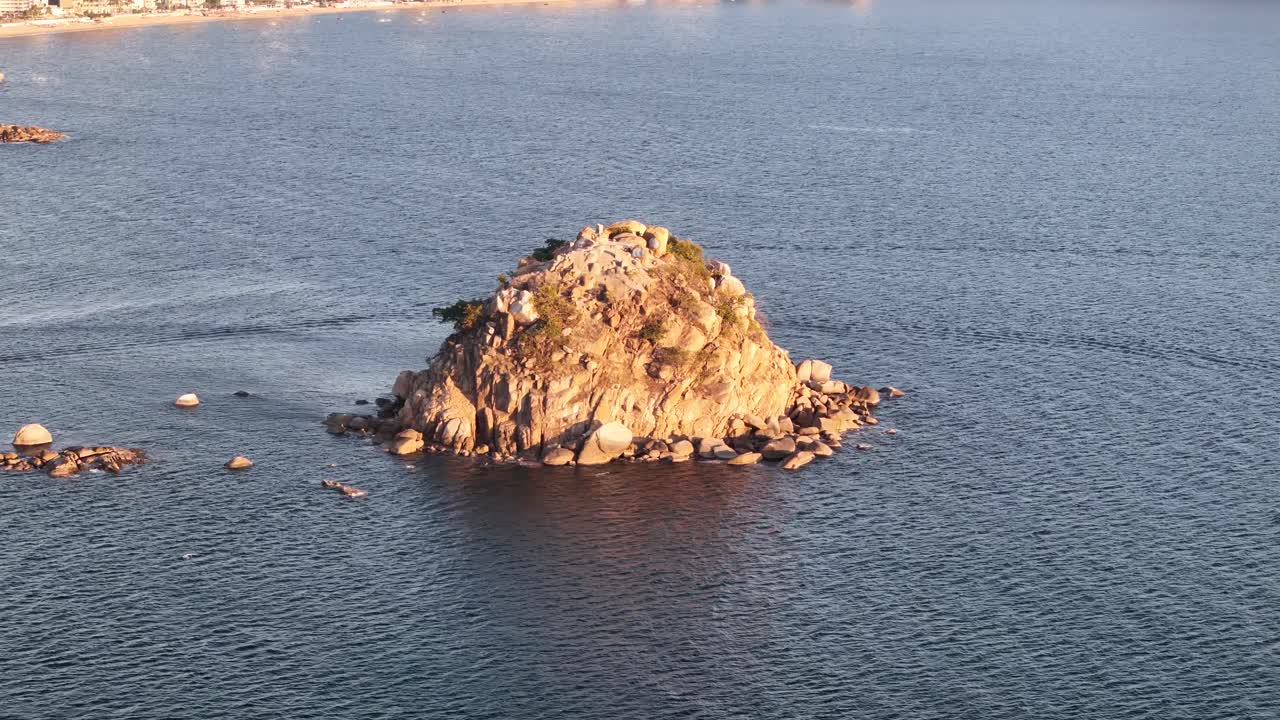 Shot of farallón in Acapulco