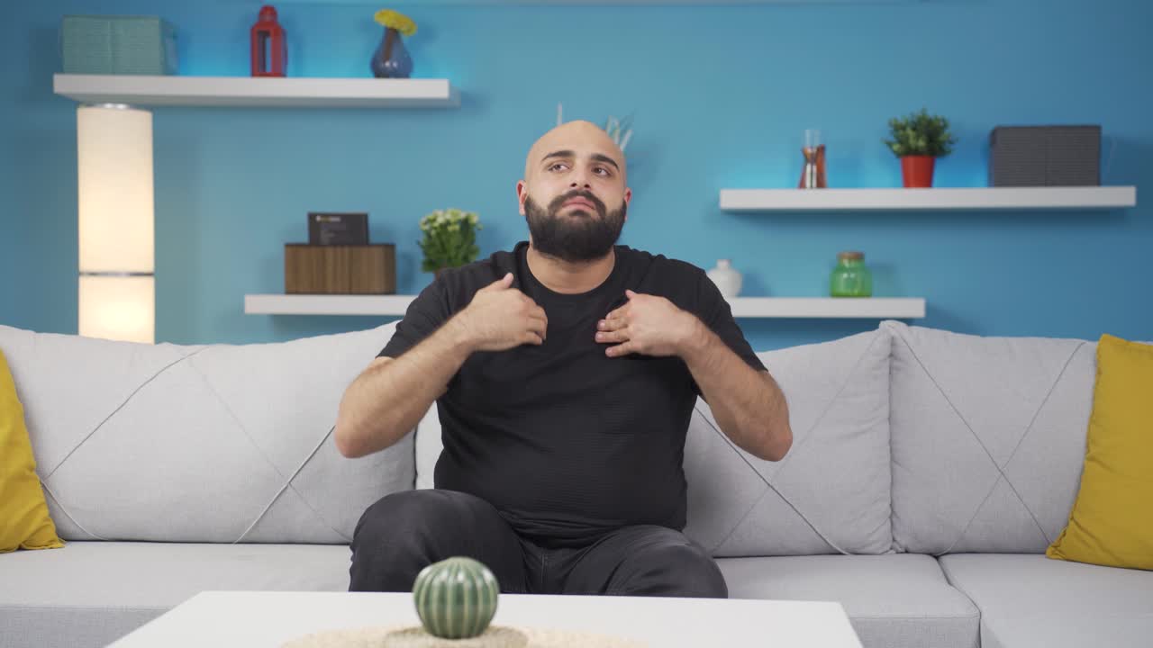 Homem que se sente incompetente fica chateado