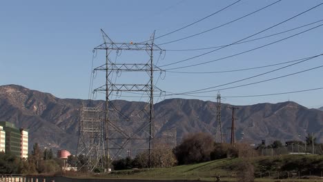 línea de suministro eléctrico cerca de burbank, california, ee.uu.