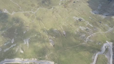 Cinematic-footage-of-Transalpina-road-in-Parang-Mountains-Romania