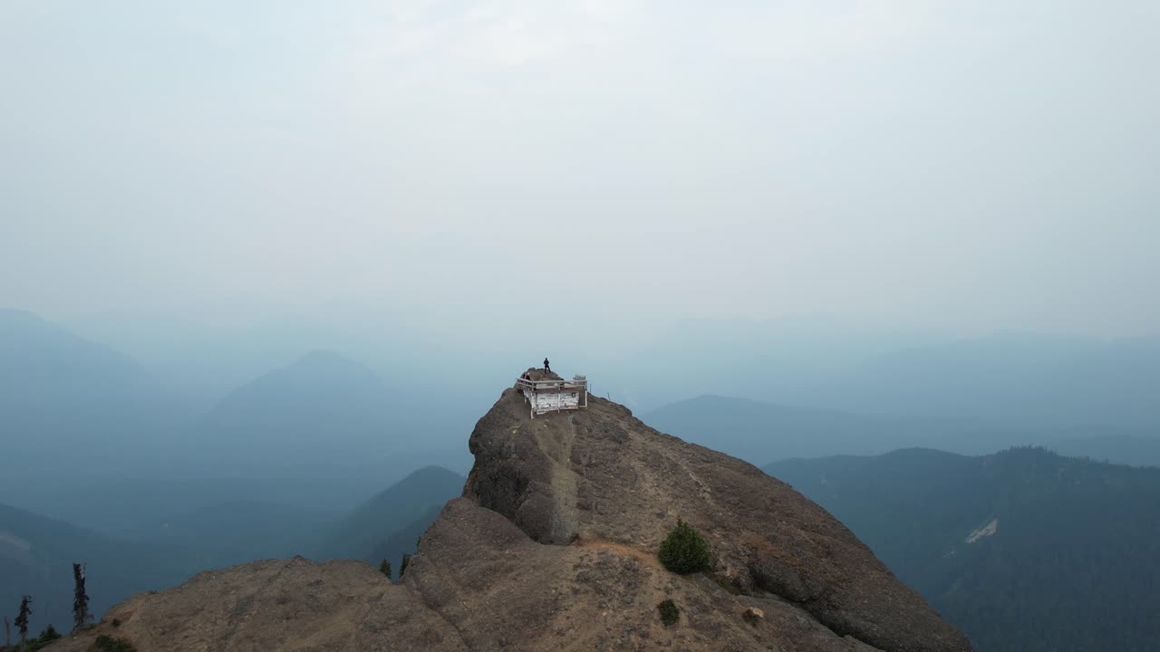 시애틀의 래틀스네이크 산맥 위에서 숨막히는 드론 비행