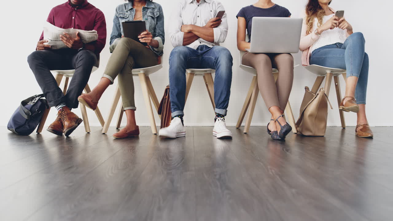 그들은 모두 성공에 대한 동등한 기회를 가지고 있습니다.