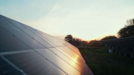 Panel-Solar,-Electricidad-Y-Exterior-En-El-Campo