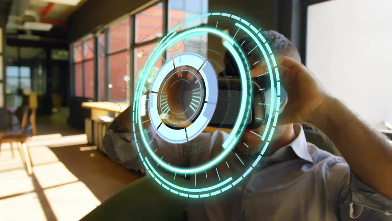 animación del escaneo del alcance sobre el hombre de negocios que usa auriculares vr