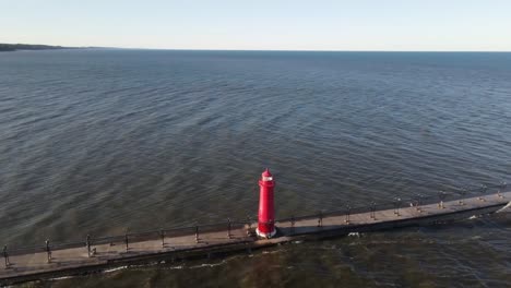 Gran-Refugio,-Faro-De-Michigan-Con-Una-Amplia-Vista-Circular