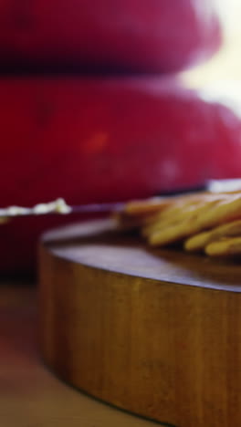 primer plano de alimentos dulces en la sección de comestibles