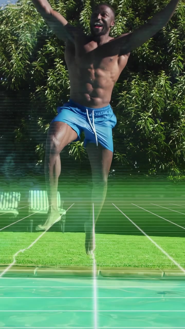 Video verticale: Uomo che corre, si prepara e si lancia sopra una piscina per sport, con una linea di scansione verde che appare.