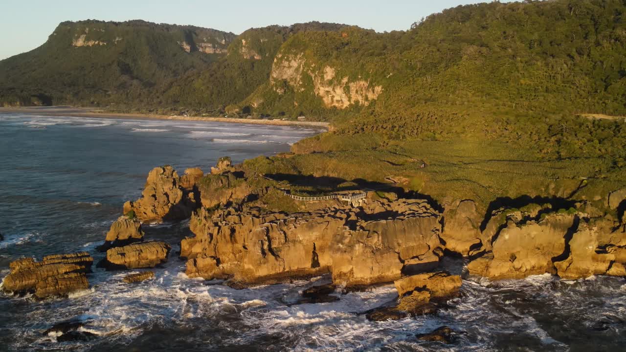Pancake Rocks, famosa attrazione turistica e paesaggio naturale in Nuova Zelanda