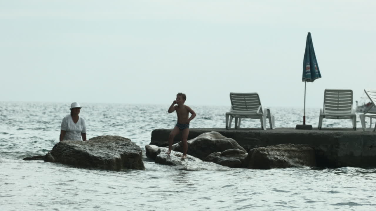 바가에서 하루를 즐기는 가족