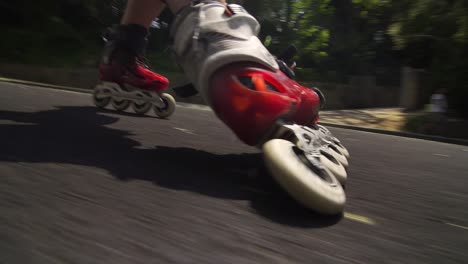 speedskater rompiendo en un primerísimo plano