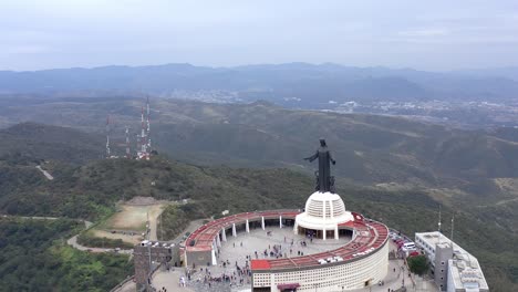 aerial: cristo rey in beutiful guanajuato, méxico, drone view