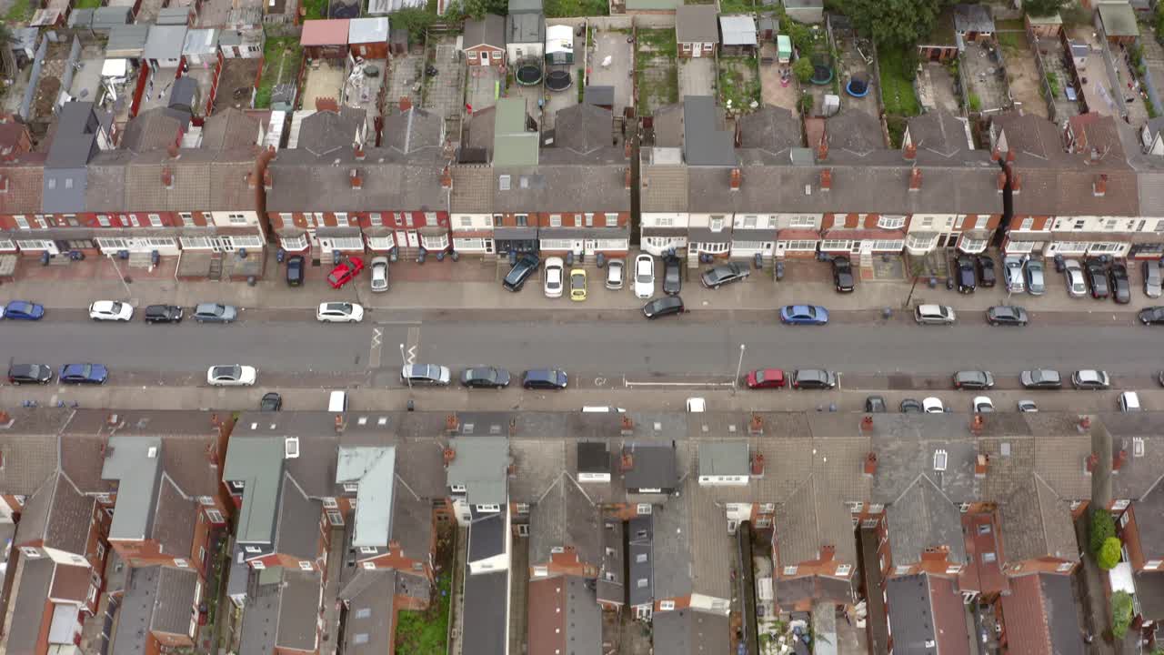 버밍엄 주택 단지 거리에서 드론 촬영 02