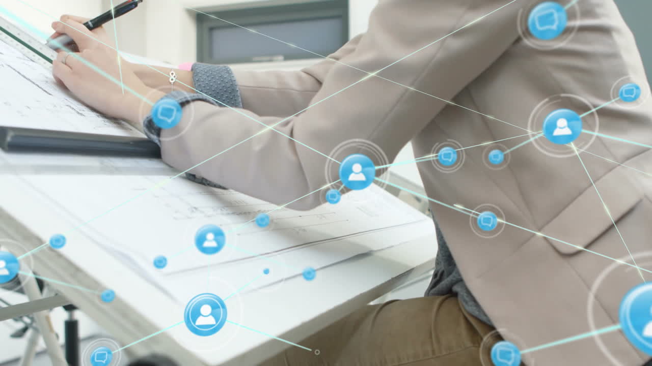 animación de la red de conexiones con la gente íconos sobre mujer de negocios caucásica en la oficina