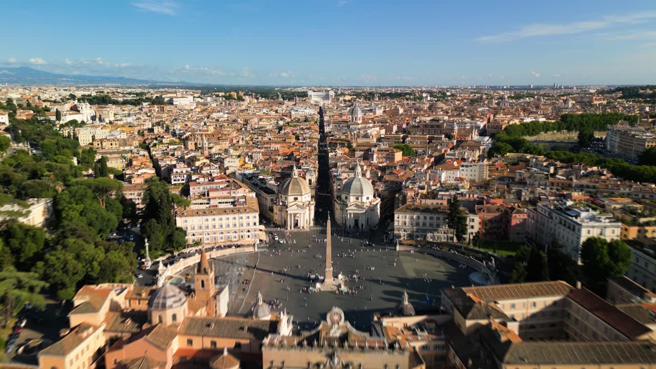 Un incredibile hyperlapse rivela Piazza del Popolo nella storica Roma, Italia.