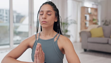 Yoga,-Meditación-Y-Bienestar-Con-Una-Mujer