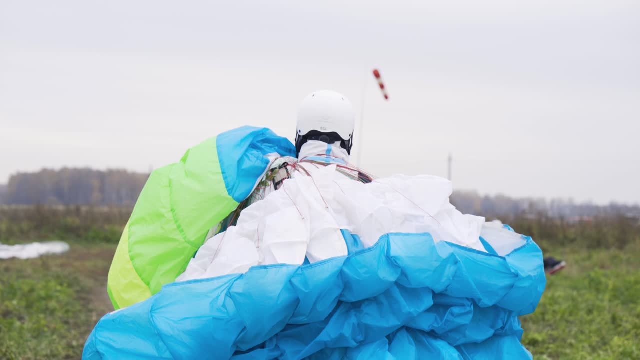 패러글라이딩 준비