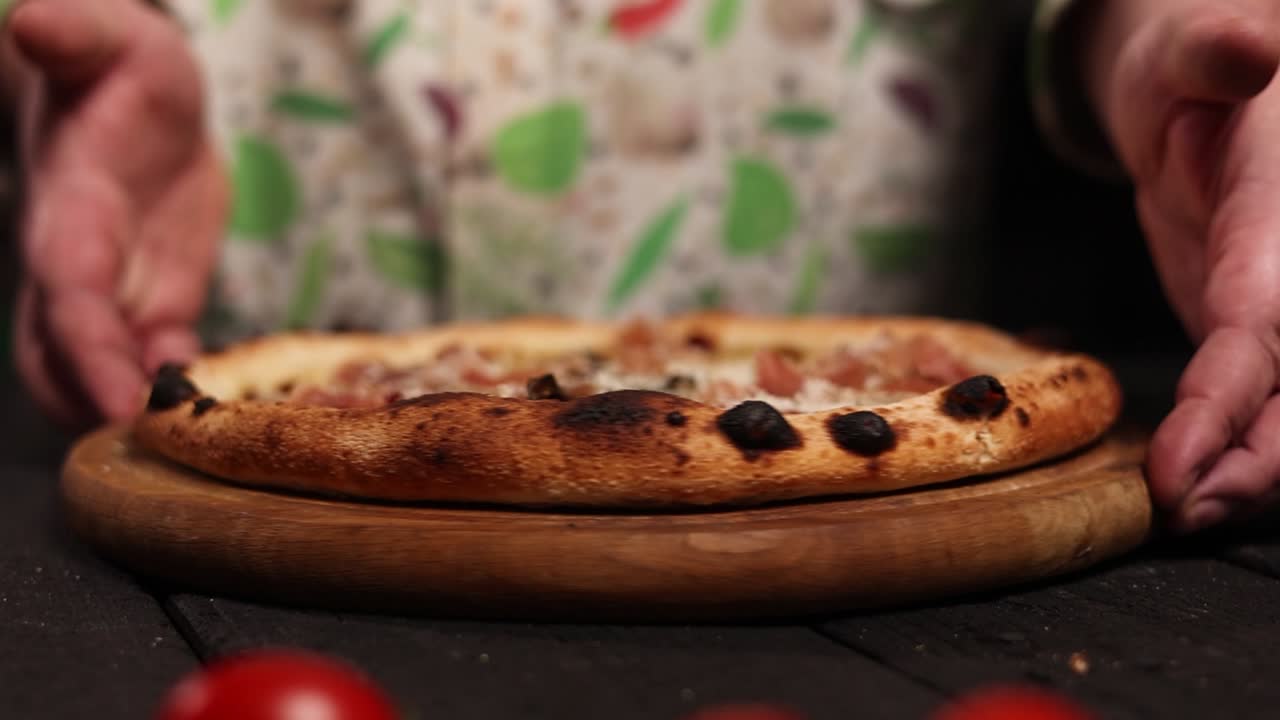 Una deliziosa pizza casalinga.