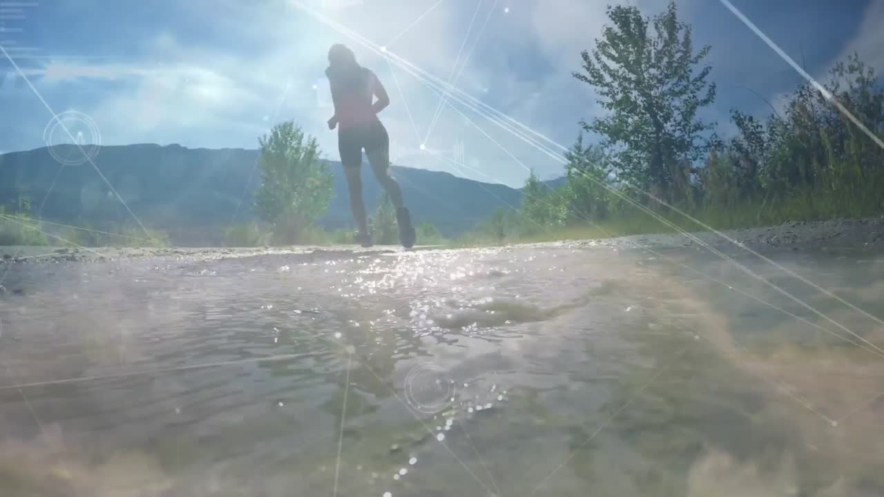 연결 네트워크의 애니메이션과 데이터 처리가 여성이 달리고 있습니다.