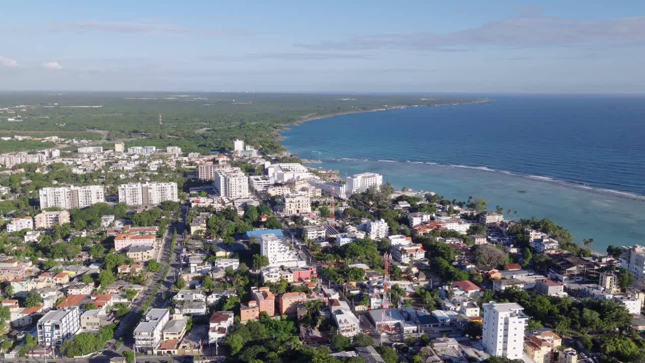 Vista aerea di Boca Chica, città di mare vicino al Mar dei Caraibi nella Repubblica Dominicana