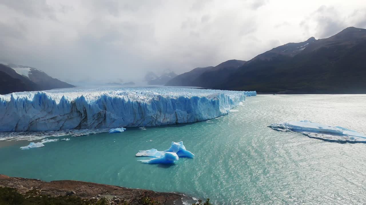 Paisagem Patagônica do Glaciar Perito Moreno, Formação Congelada, Água Fria do Lago na Argentina, Cordilheira dos Andes, Parque Nacional Los Glaciares