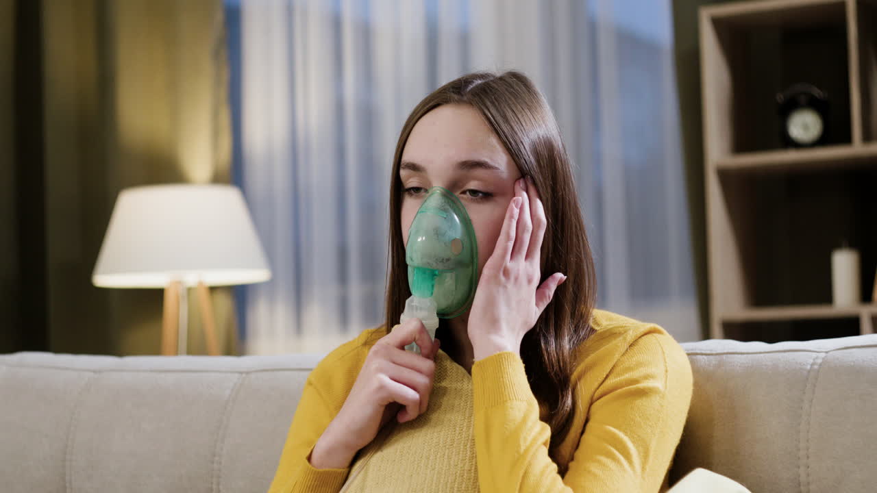 집에서 아픈 여자