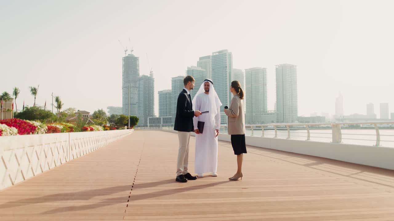 reunión de negocios en dubai