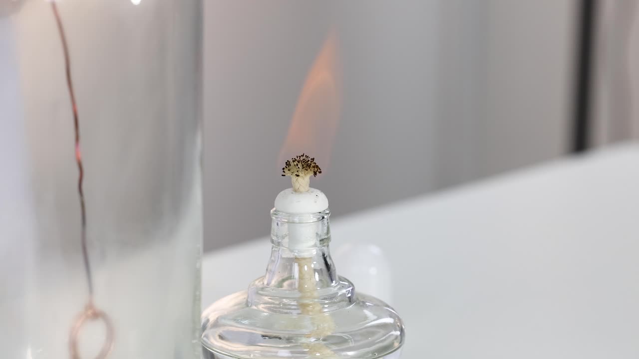 Copper wire ignites in acetone oxidation reaction