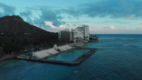 Aerial-drone-footage-of-Honolulu,-Hawaii