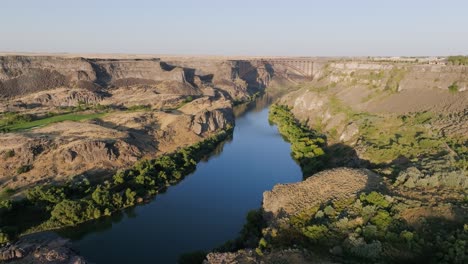 Twin-Falls-Idaho-Serpiente-Río-Cañón-Paso-Elevado-Puesta-De-Sol-4k