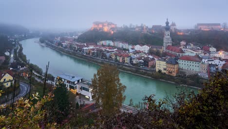 Burghausen-timelapse-in-fog