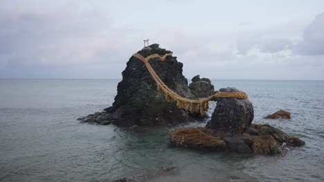 Husband-and-Wife-Rock,-Meoto-Iwa-in-Mie-Prefecture-on-cloudy-Day