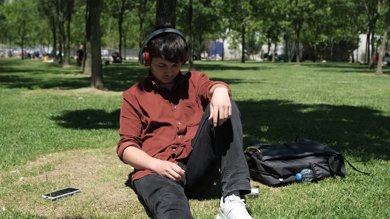 재미있는 음악을 듣는 것