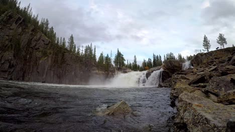 Cascada-Hyttfossen-En-Noruega