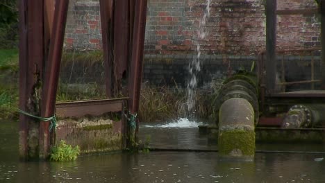 La-Antigua-Casa-De-Bombas-En-El-Embalse-De-Holwell-Cerca-De-Melton-Mowbray-En-El-Condado-Inglés-De-Leicestershire