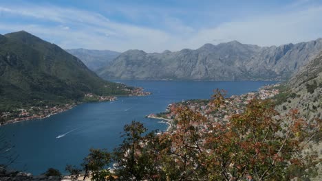 bahía de kotor, establecimiento de tiro, mar, montañas y ciudad de kotor, boka, montenegro