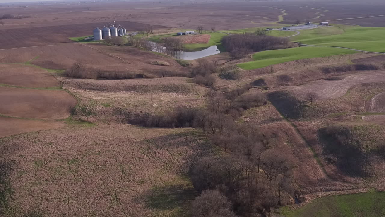 una granja en el medio oeste de los estados unidos