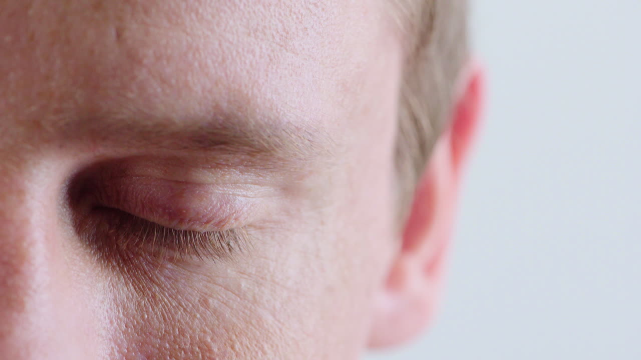 남자 눈의 클로즈업