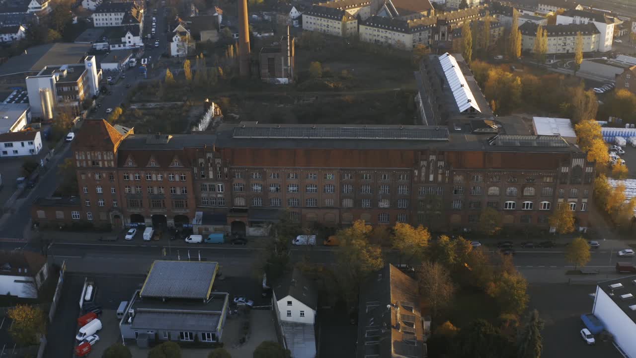 버려진 공장 건물이 독일 도심에서 도시 라이프스타일을 위한 새로운 생활 공간이 되고 있습니다.