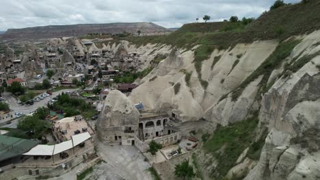 las chimeneas de las hadas de capadocia hoteles de cuevas