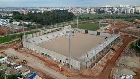 La-Nueva-Construcción-Del-Estadio-Deportivo-ciudad-Norteña-De-Rehovot-israel-desde-Una-Vista-De-Pájaro-dron-4k-Video