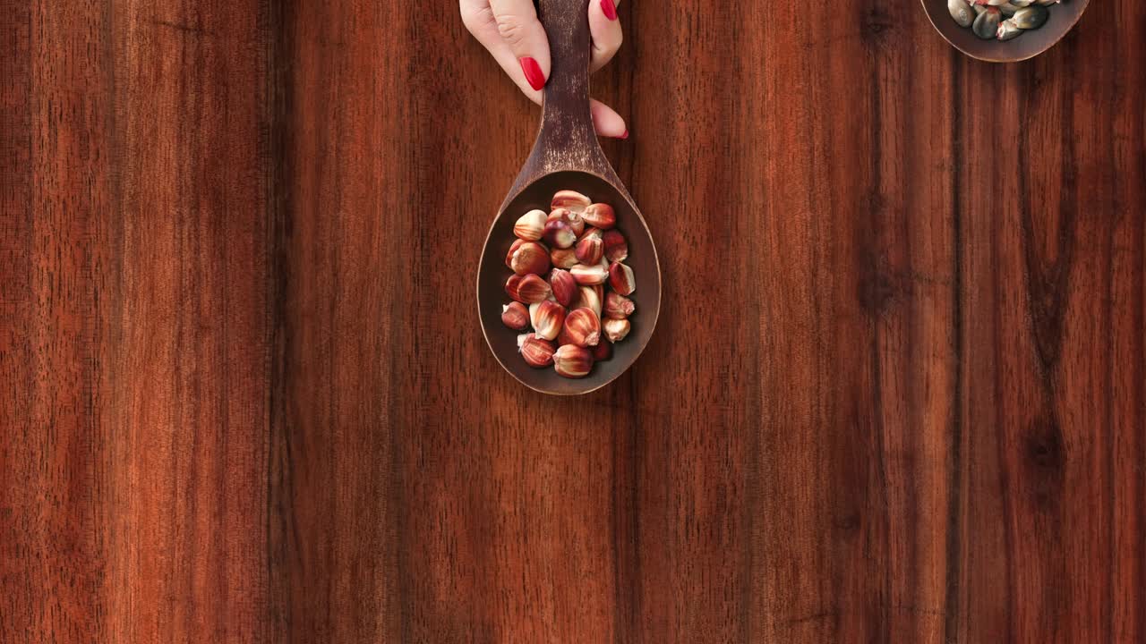 옥수수 어리 를 바치는 것