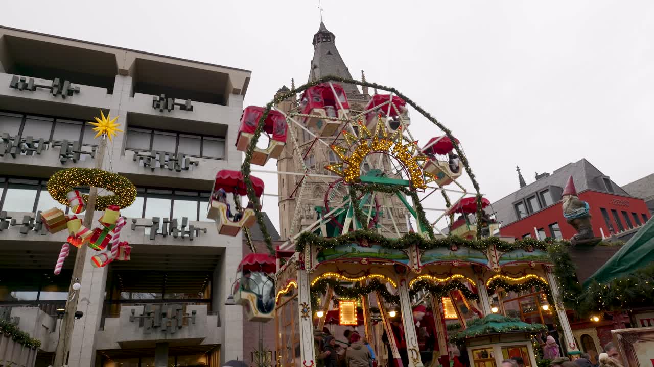 Ruota panoramica del mercatino di Natale