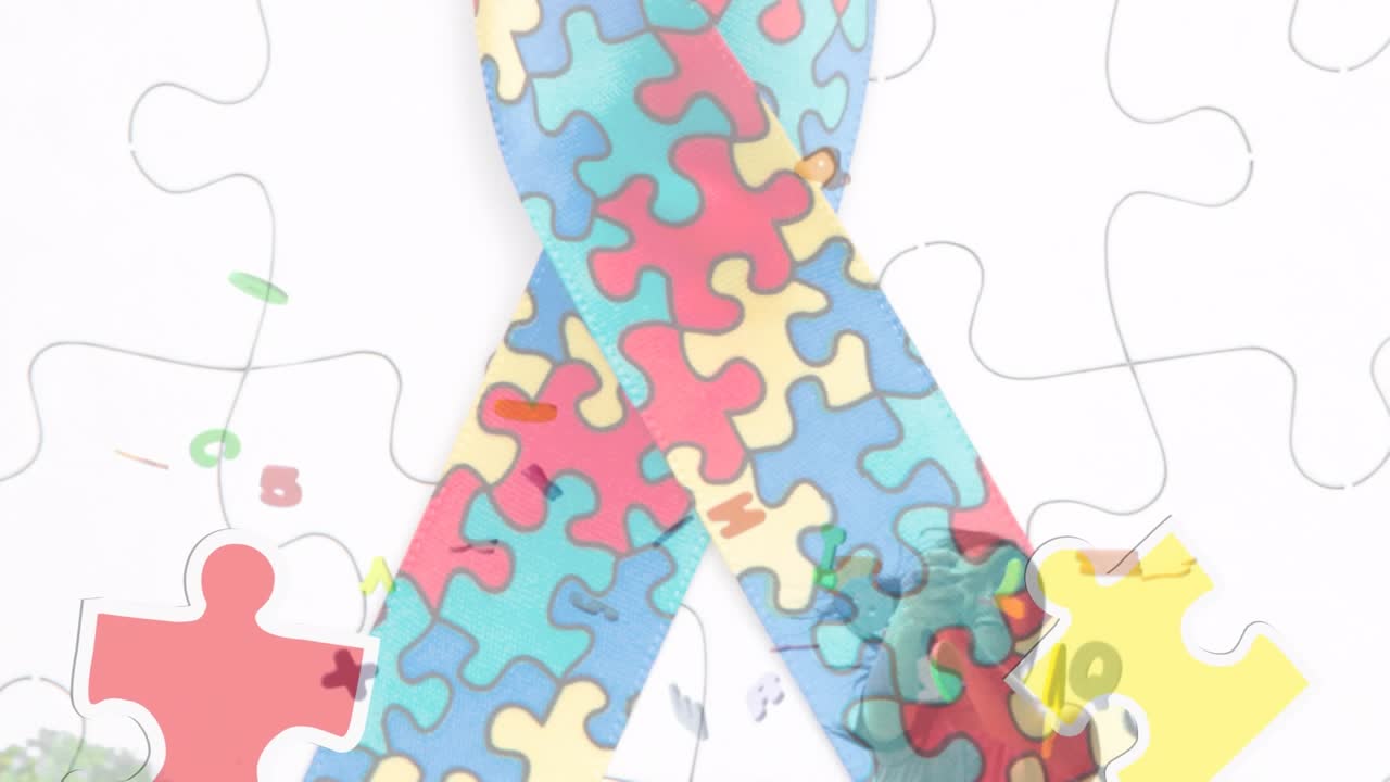 Animazione di pezzi di puzzle con icona a nastro e lettere su una donna caucasica.