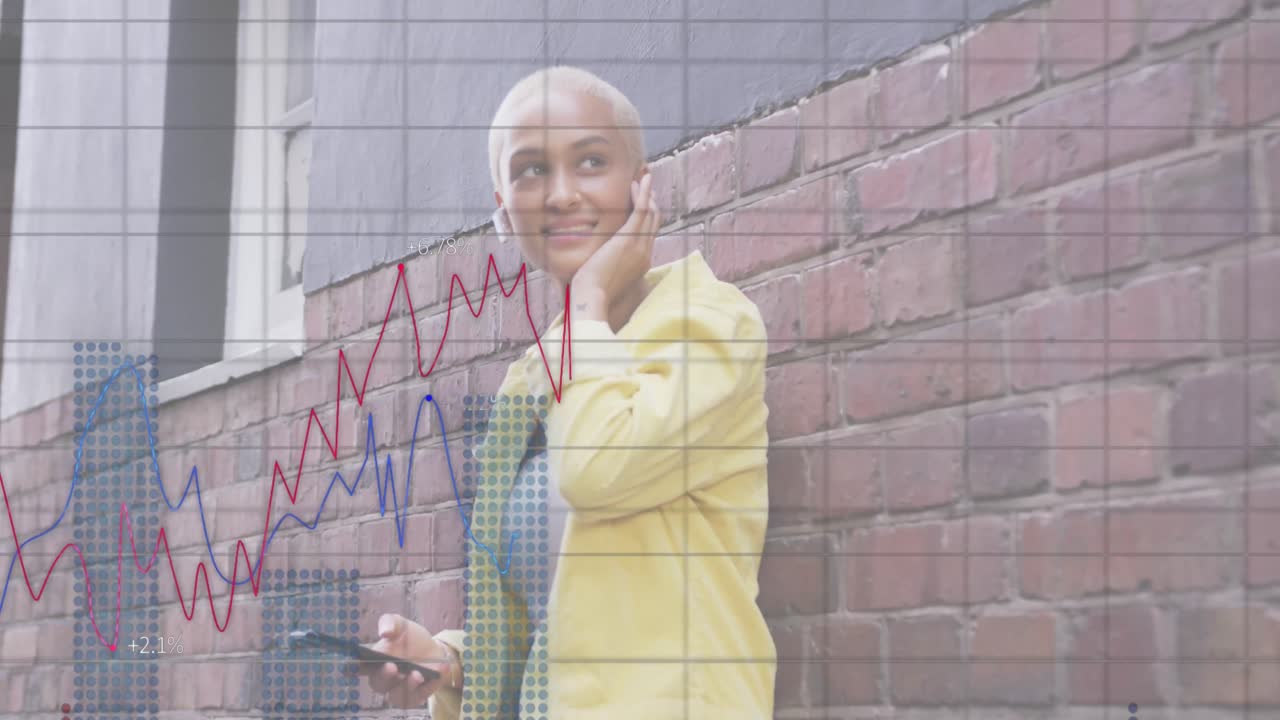 Animation af databehandling over en afroamerikansk forretningskvinde med høretelefoner.
