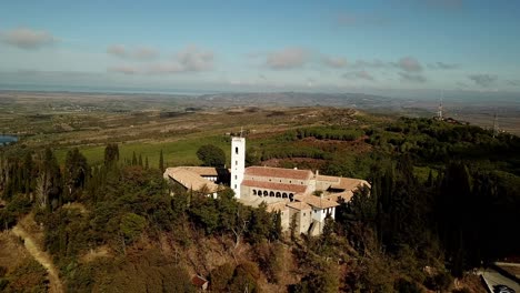 Vista-Por-Drones-Del-Monasterio-De-Ardenica-En-Albania,-Europa