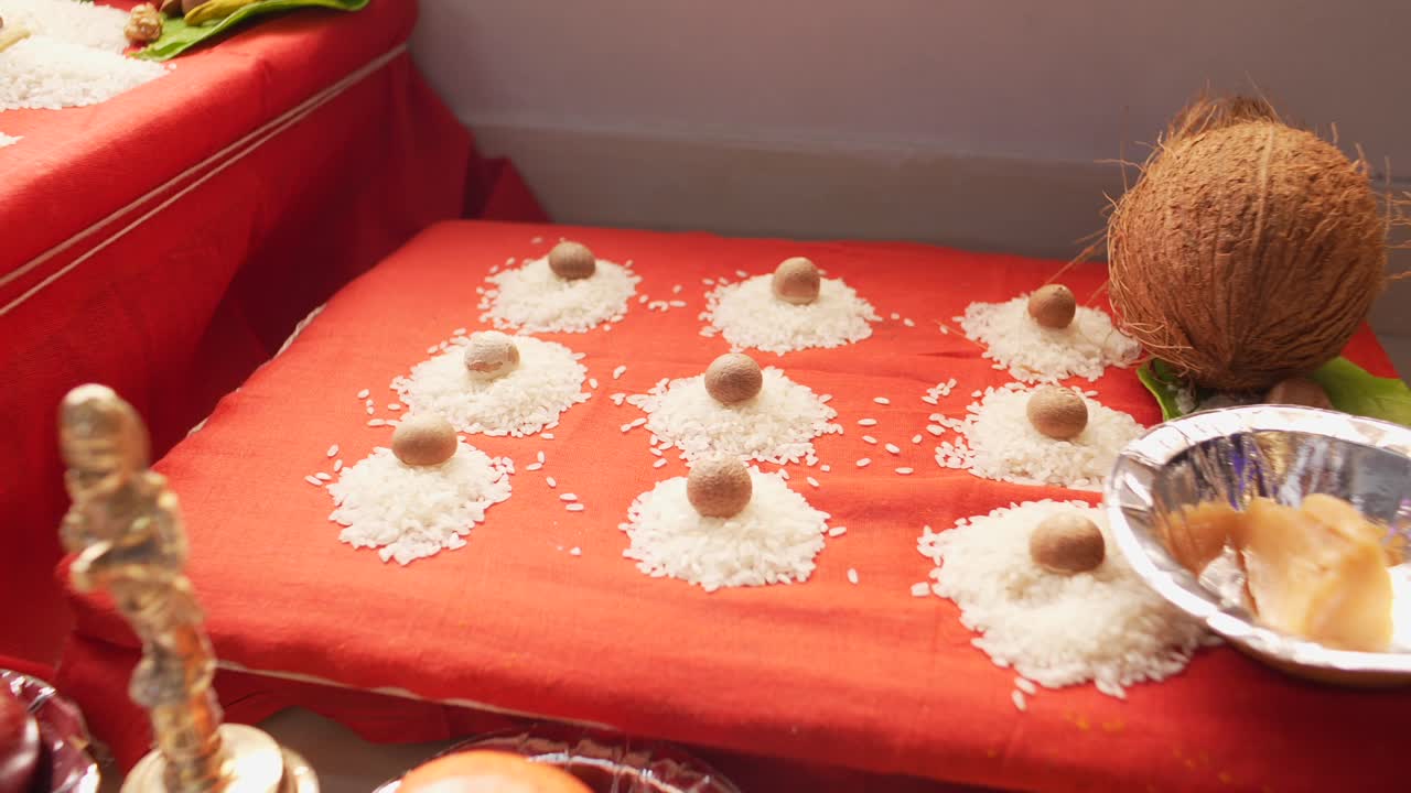 arreglo tradicional indio de ganesh pooja vista de cerca