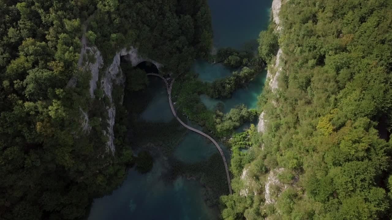 desde el aire: el lago plitvice en croacia
