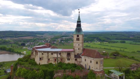 Burg-Güssing,-Burgenland,-Österreich,-Mittelalterliche-Burg,-Luftaufnahme-Einer-Drohne