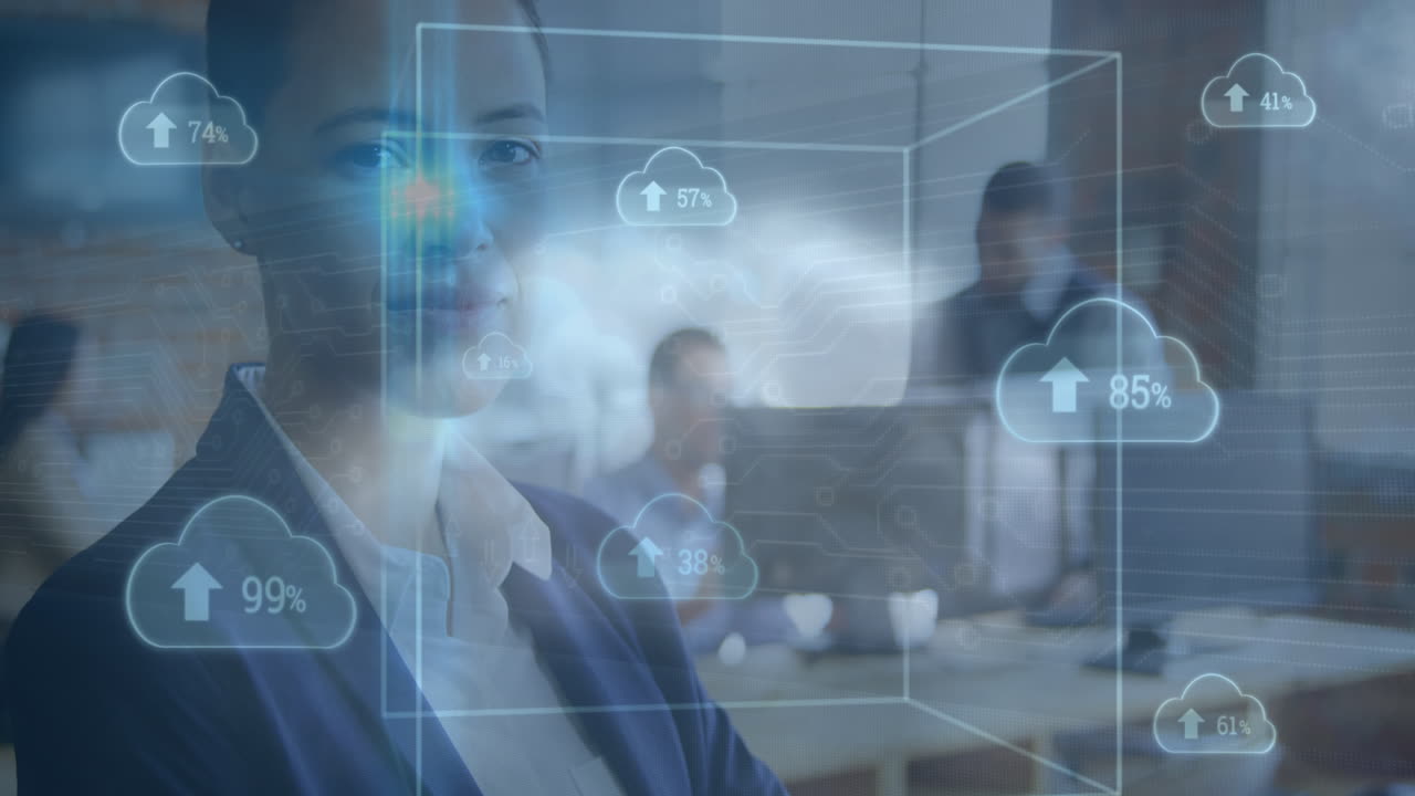 animación de nubes, procesamiento de datos sobre diversas personas de negocios en la oficina