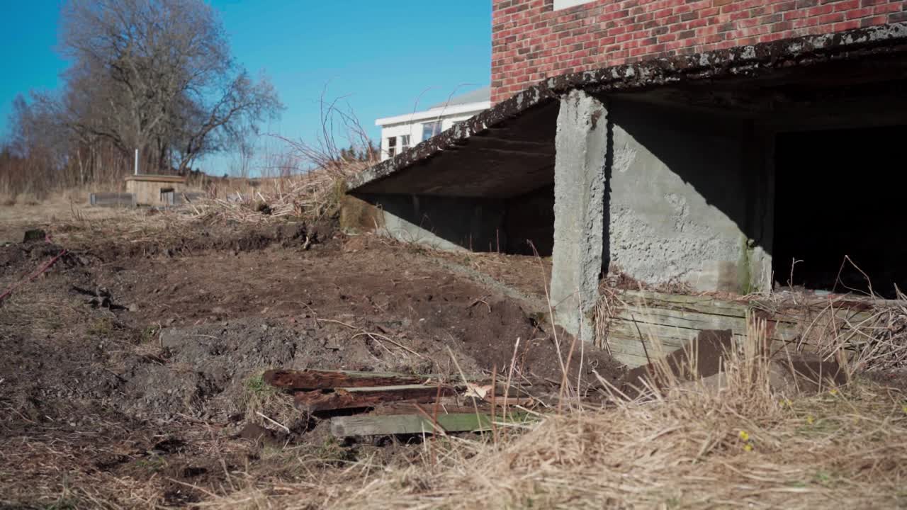 바를 평평하게 하기 위해 바바에서 을 뿌리는 사람의 시간 흐름